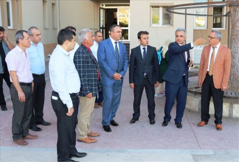 Kaymakam, eğitimi inceliyor