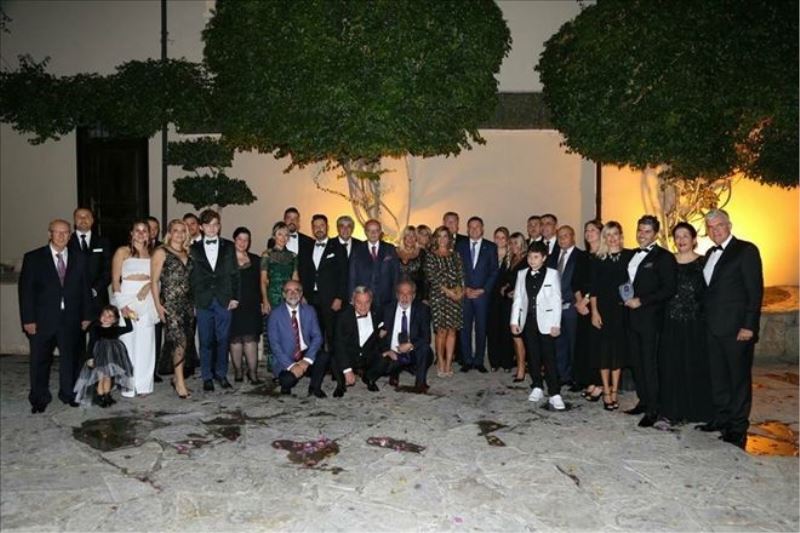 Dergiden Antakyalılara plaket
