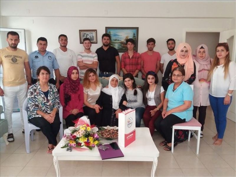 Şehit ailelerine ´saygı nöbeti´ ziyareti