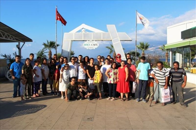 Down sendromlu 120 çocuğa ´ayakkabı´
