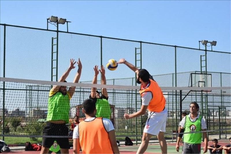 İSTE, temsil edecek sporcularını seçiyor