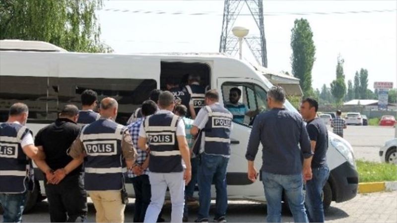 ´Göçmen kaçakçılığı´na 15 gözaltı