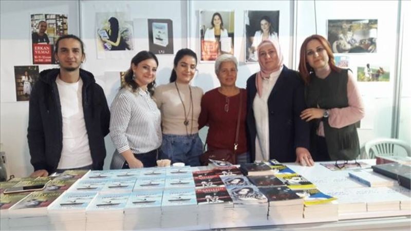 Kadın yazarlar birarada