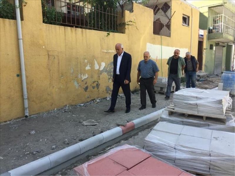 Kaldırım çalışmasını inceledi