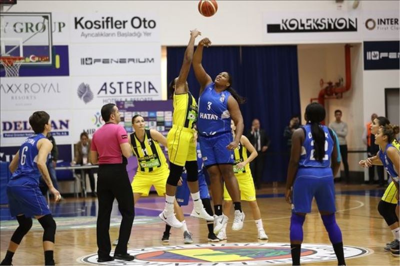 Kadın basketbolcuların ilk yenilgisi