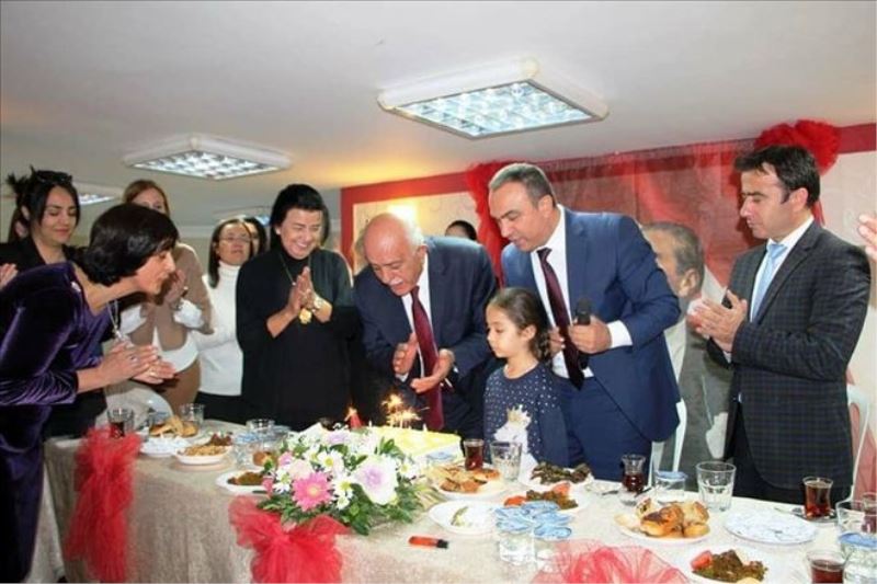 Kurs öğretmenlerine karanfil