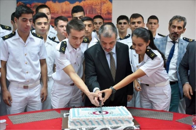 Denizci adaylarına kahvaltı