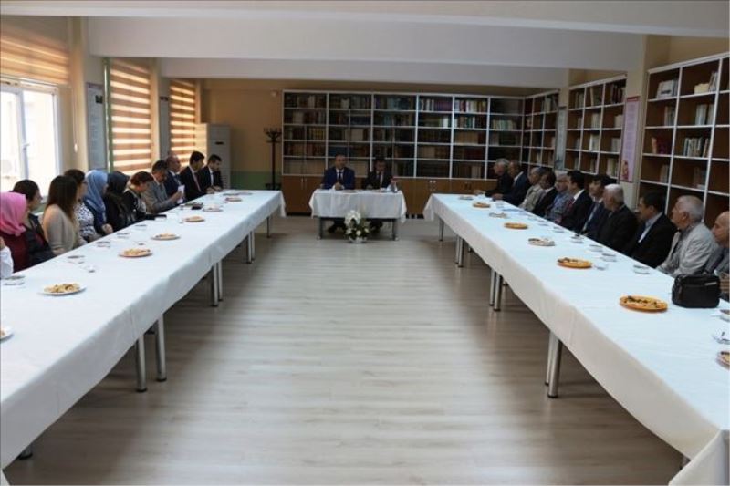 Kaymakam, okulda inceleme yaptı