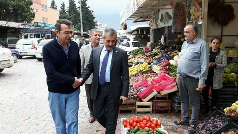 Karasayar, semt pazarını gezdi