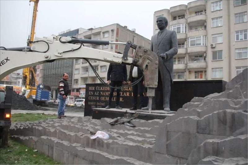 İnönü Heykeli törenle kaldırıldı