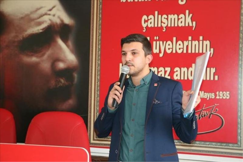 CHP´li gençler, İnönü´yü andı