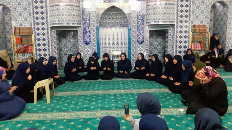 Lisenin mevlit kandilinde Suriyelilere hediye