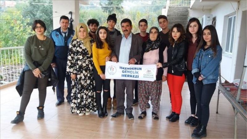 Şehit ailelerine gençlerden ziyaret