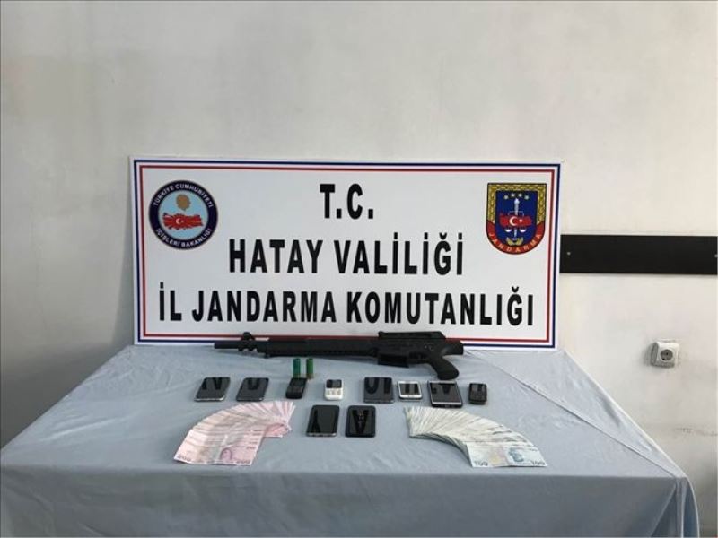 ´Göçmen kaçakçılığı´na 3 tutuklama