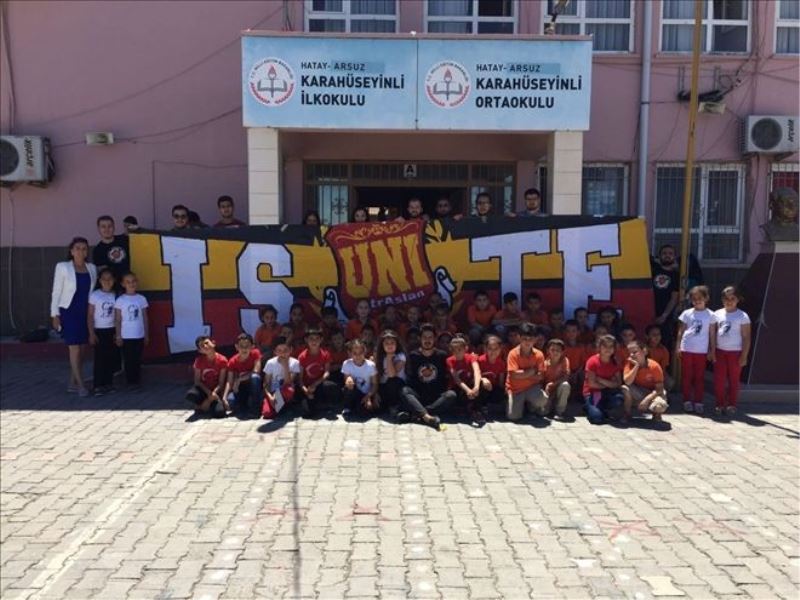 Şehitler anısına okula kütüphane