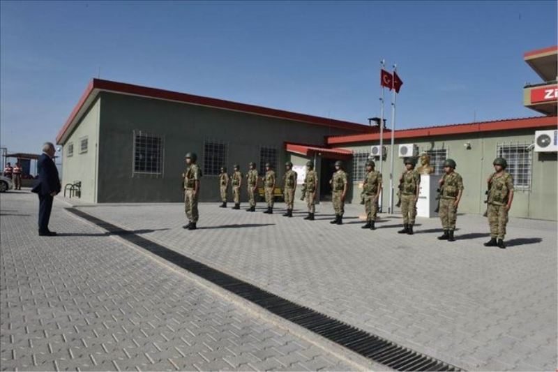 Sınır karakolunda vali incelemesi  