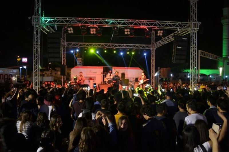 Müzik yarışmasının birincisi Nefes grubu