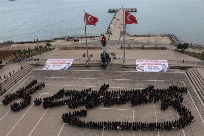 Gönüllülerin ´K. atatürk´ imzası kareogrofisi  