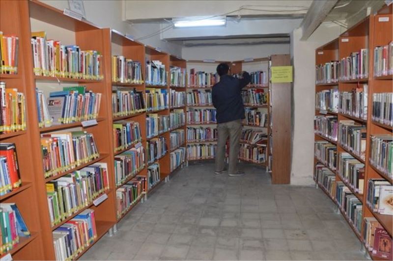33.500 kitap, okuyucuyu bekliyor