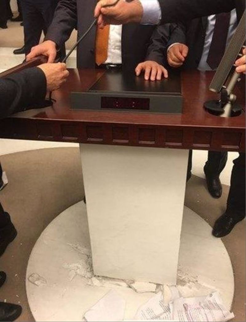 Anayasa gerginliği