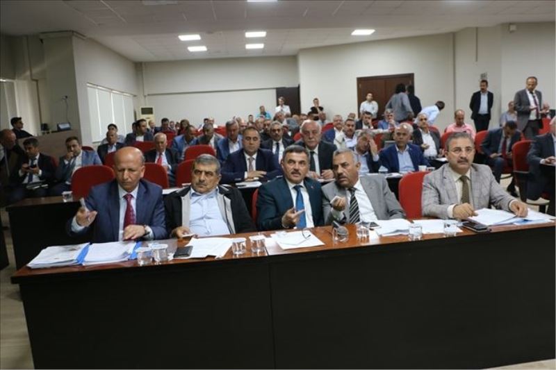 AKP´de 6 meclis üyesine ihraç istemi