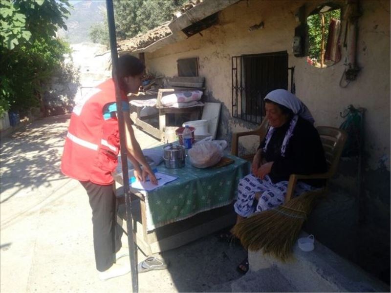 Kızılay´dan yaşlılara yemek