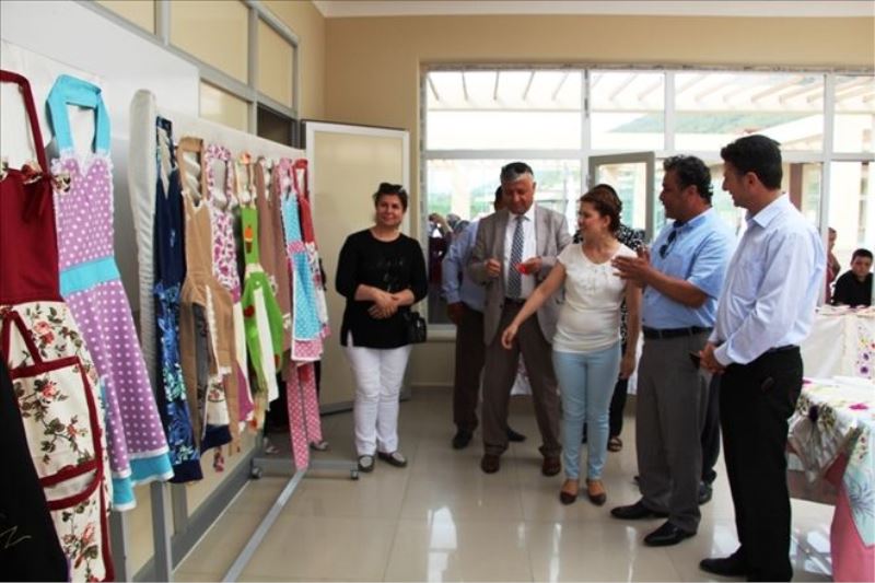 Sarısekili kadınların kurs eserleri sergilendi