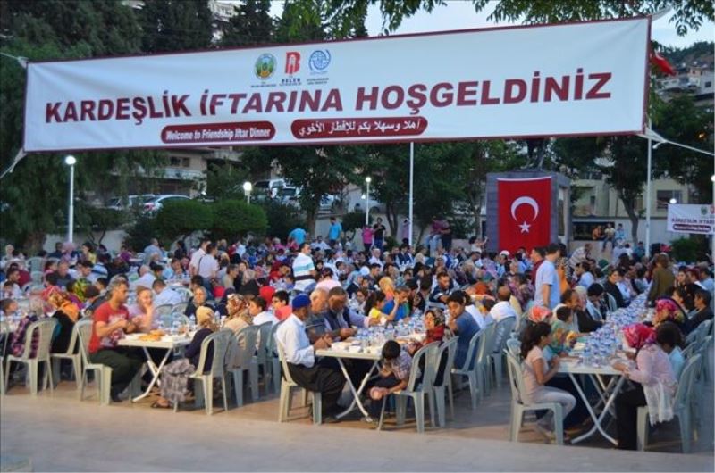 Suriyeli mültecilerle ortak sofra