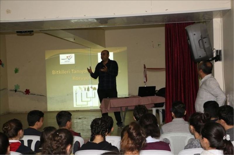 Öğrencilere bitki çeşitliliği eğitimi