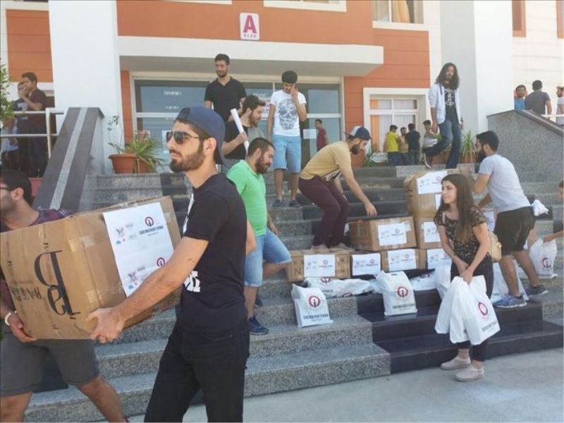 Üniversiteliden sosyal markete katkı