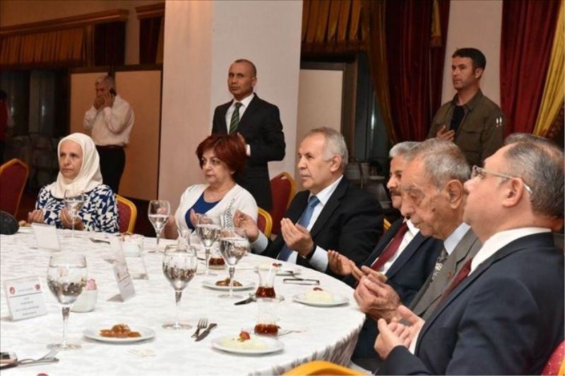 Huzurevi ve yurtta kalanlara iftar