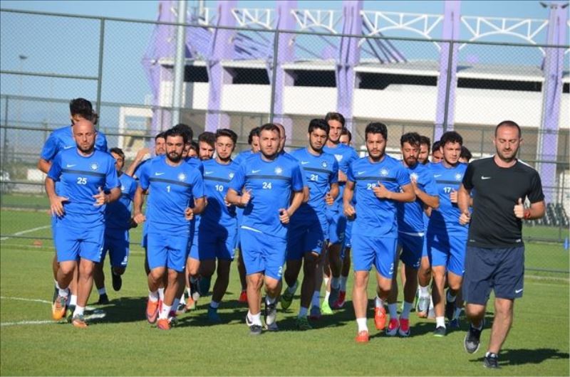 19 futbolcuyla sözleşme