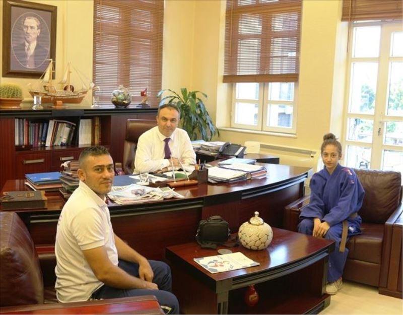 Uçarlar´a 3.lük madalyası