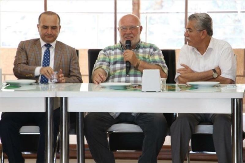 Halk ozanları Kırıkhan´da buluştu