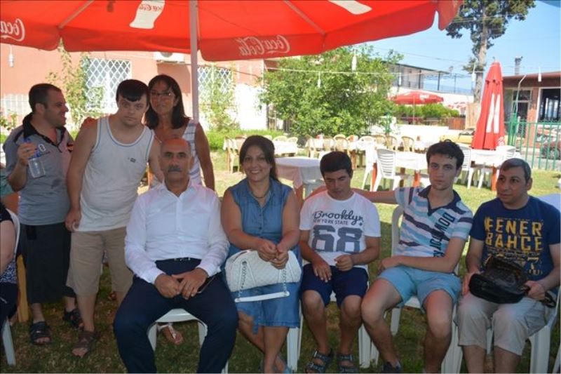 Engelli çocuklar ve aileleriyle buluştu