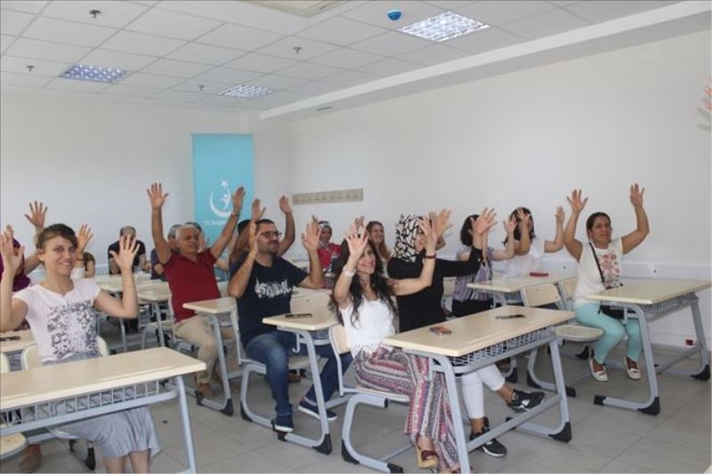 Hastane personeli işaret dilini öğrendi