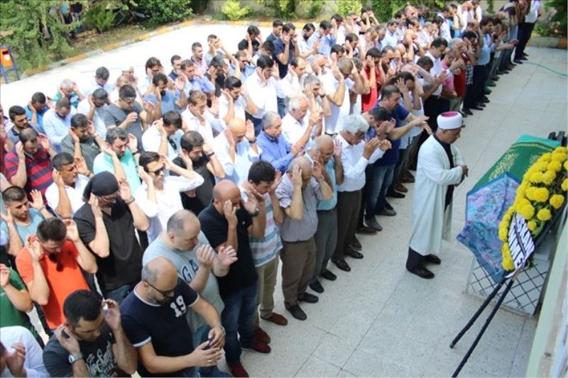 Gözyaşlarıyla uğurlandı  
