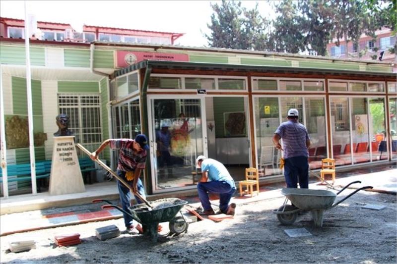 Okul bahçesine düzenleme