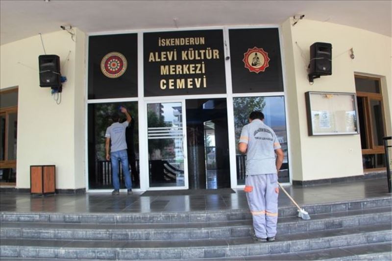 Cemevinde belediye temizliği