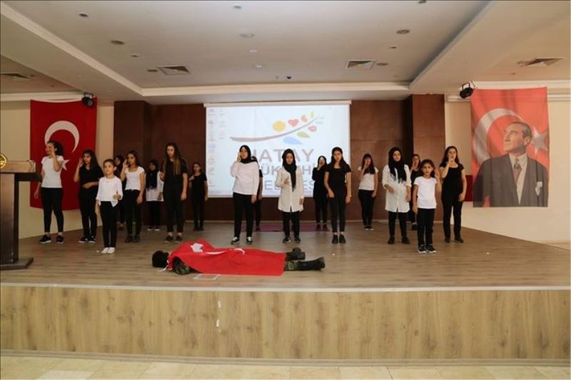 İşaret diliyle oynadılar