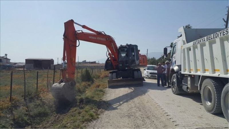 Belediye, sulama kanalı açtı