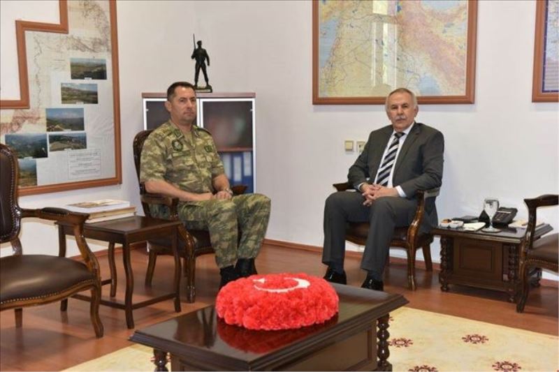 Validen sınır komutanına ziyaret  