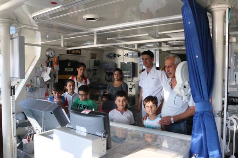 Askeri gemilere sivil gezi  