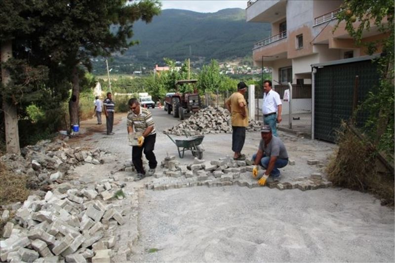 Bekbelede sokaklara parke taşı  