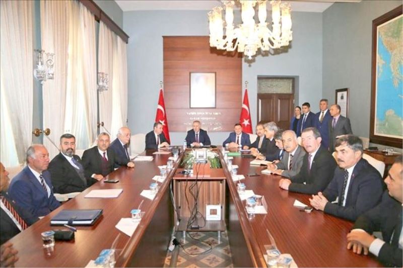 Valilikte ´taşerona kadro´ toplantısı