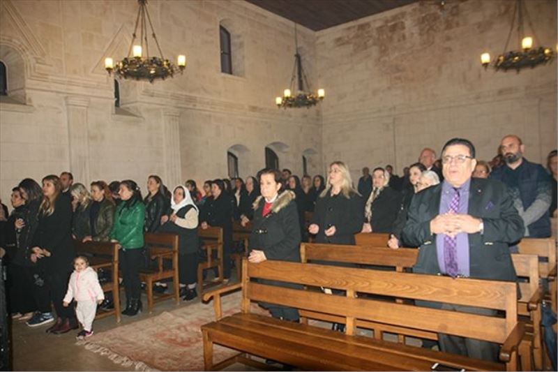 Ermeniler Noel´i kutladı