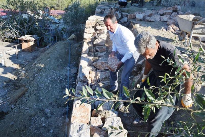 Yağmura karşı çevre duvarı