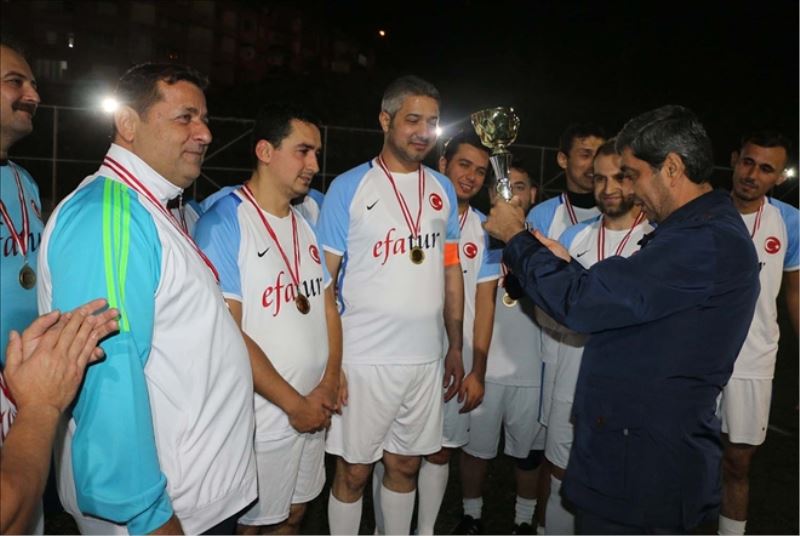 Cumhuriyet için futbol turnuvası