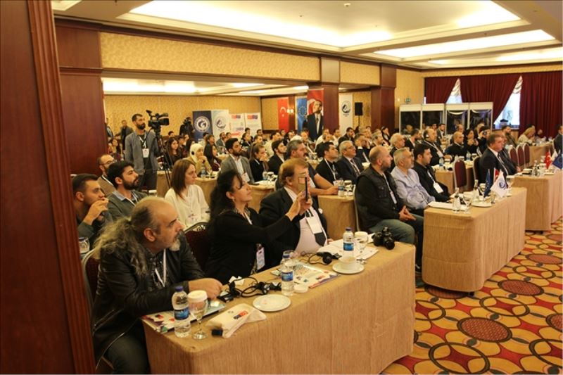 Işığın peşinden geldik