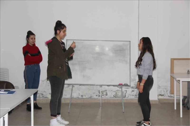 Ücretsiz işaret dili eğitimi